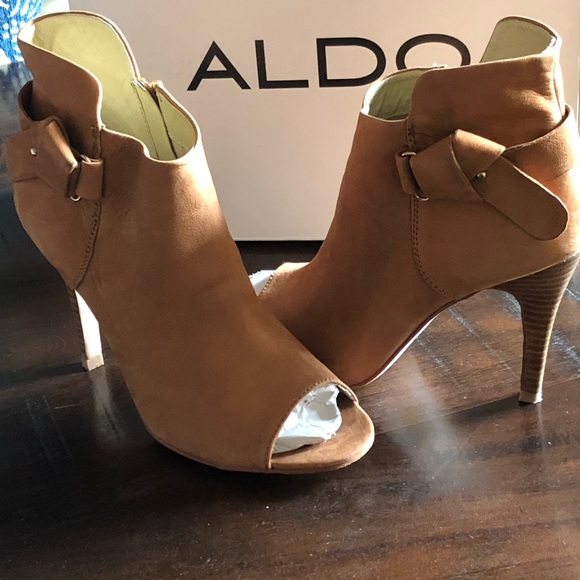 Gorgeous Periera Suede Peep Toe Heel Booties ♥️ - Picture 7 of 13